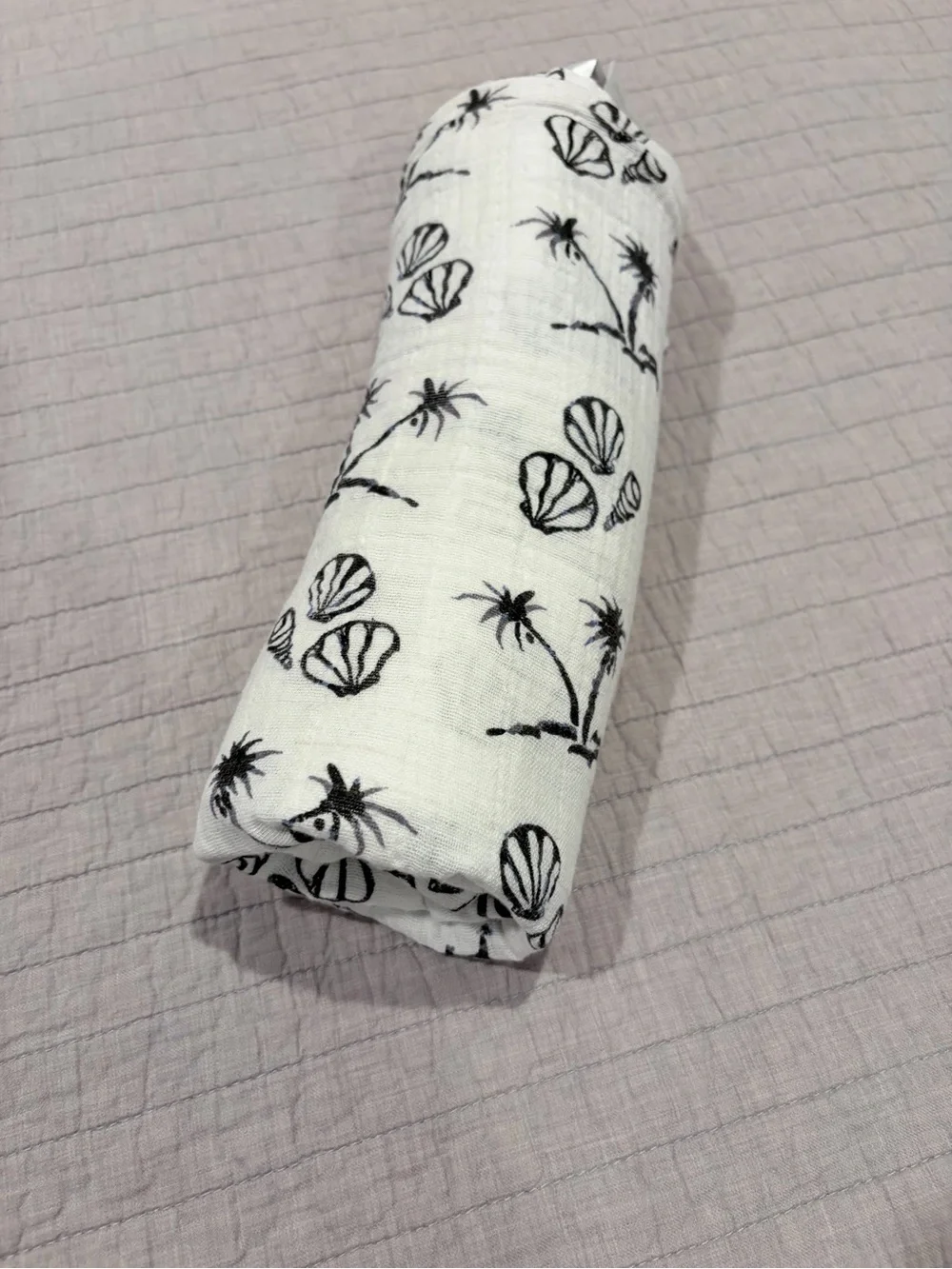 Aden + Anais Classic Muslin Swaddle Blanket – Beach Palm Tree & Seashell Print